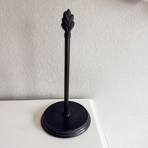 Rustic Leaf Paper Towel Holder in Bronze/Black - Picture 1 of 5